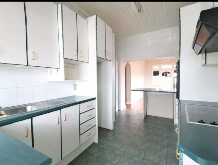 To Let 2 Bedroom Property for Rent in Woodstock Western Cape